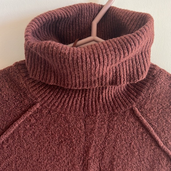 Turtleneck short sleeved sweater - Picture 2 of 2